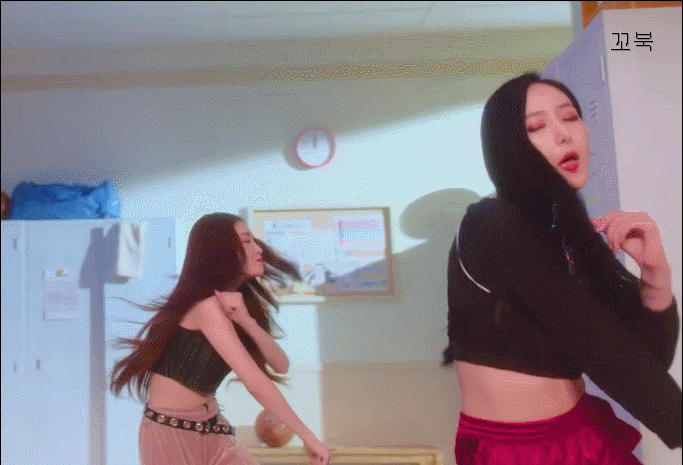 STATION x 0 Wow Thnig M/V 여자친구 신비 cut.gif | 인스티즈