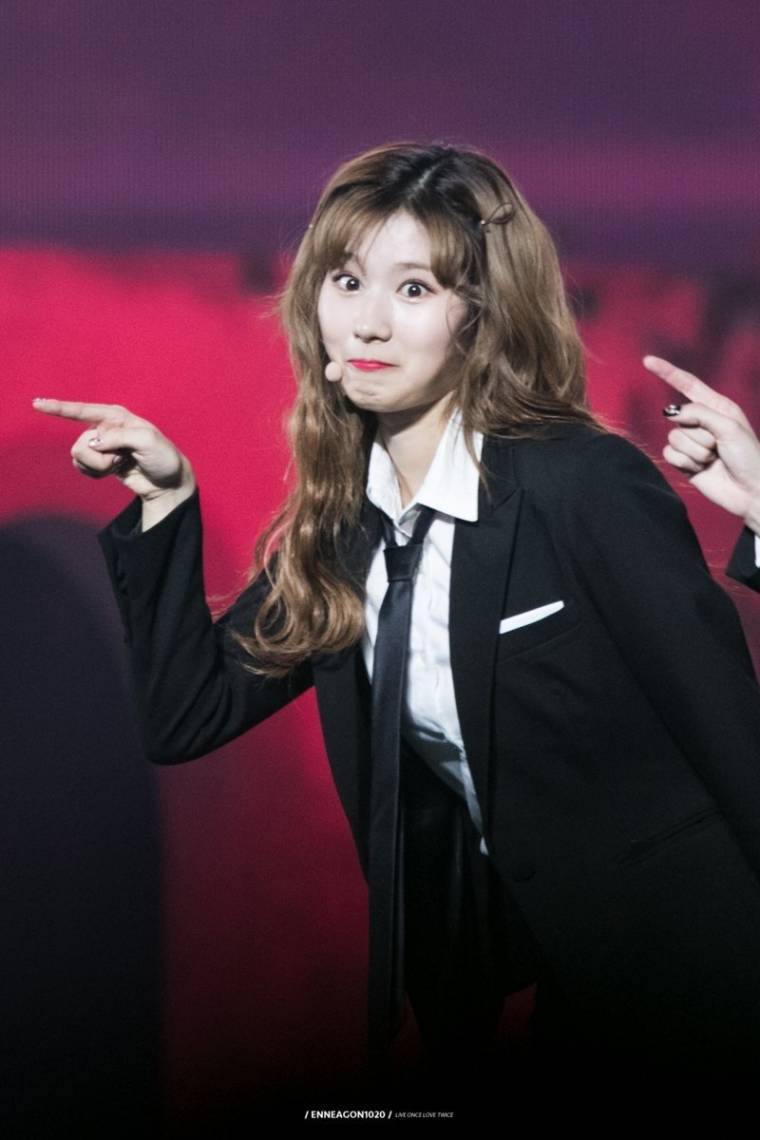 원스 비긴즈 팬미팅 사나 사진 | 인스티즈