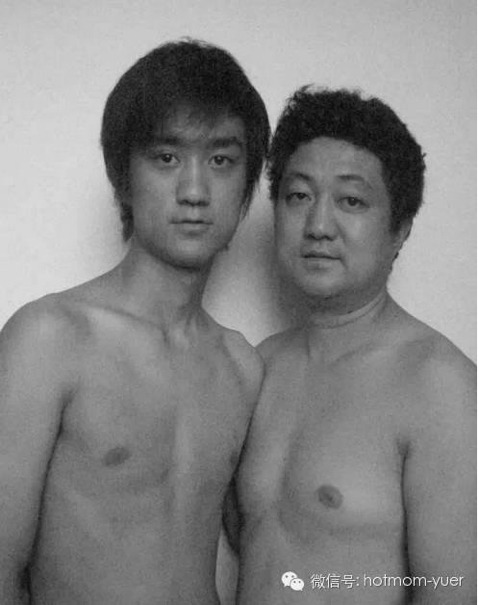 무려 27년간 매년 아들과 같은 사진을 찍은 아버지 | 인스티즈