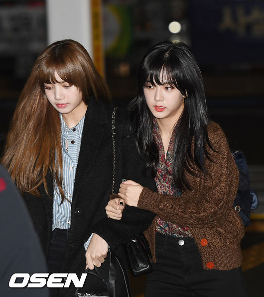 공항 돌아다니는 블랙핑크 | 인스티즈