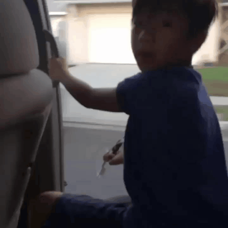 [아픔주의] 멍청한 장난의 최후.gif | 인스티즈