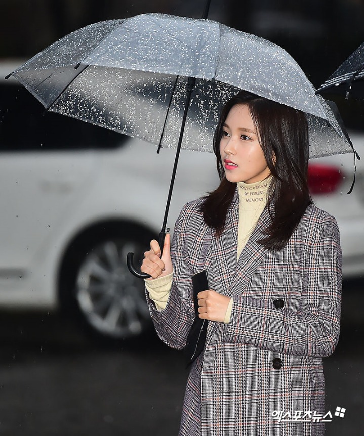 오늘자 뮤직뱅크에서 MOM 예고하는 트와이스 미나 ㄷㄷㄷ ㄷ | 인스티즈