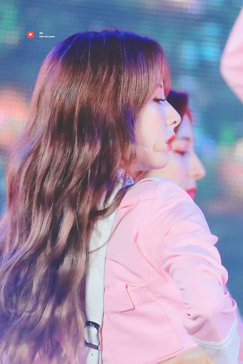 우주소녀 보나의 옆태.jpgif | 인스티즈
