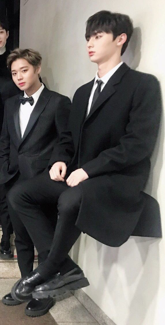 어떻게 뜬건지 궁금한 황민현 | 인스티즈