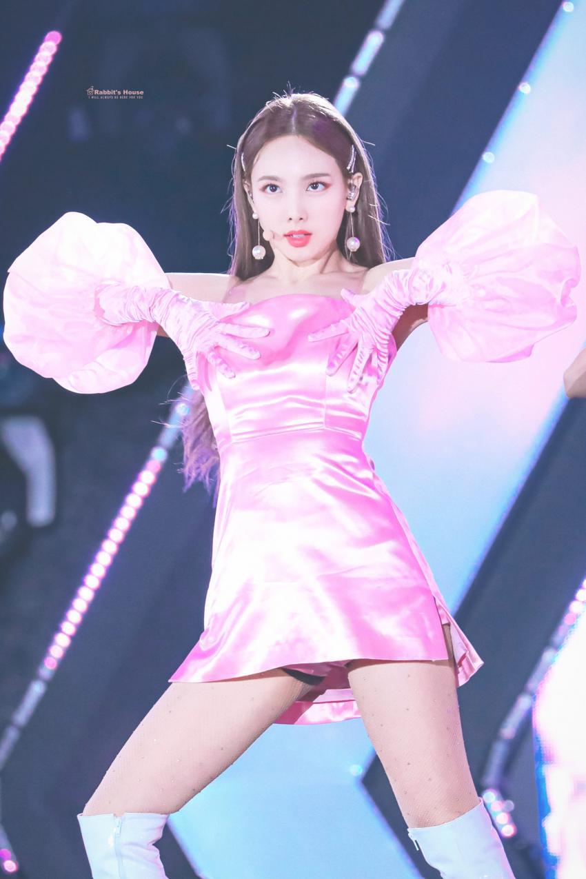 핑크핑크 열매 먹은 나연이 | 인스티즈