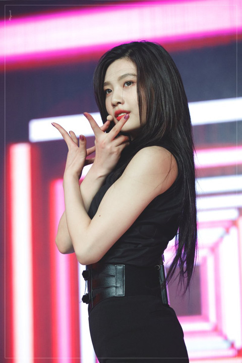 큐티와 섹시 둘 다 마스터한 레드벨벳 조이.jpgif | 인스티즈