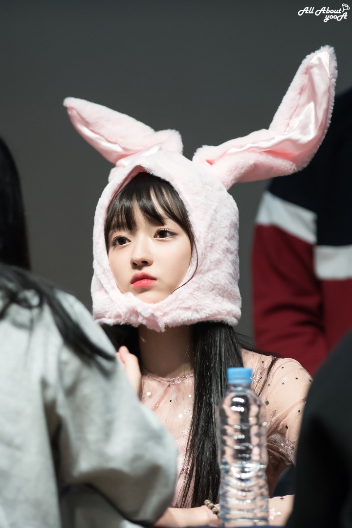 친오빠의 애교를 본 오마이걸 유아의 반응 | 인스티즈