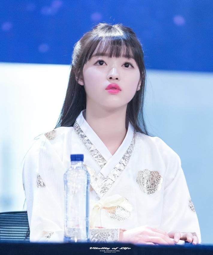 팬싸에서 한복입은 유아.jpg (오마이걸) | 인스티즈