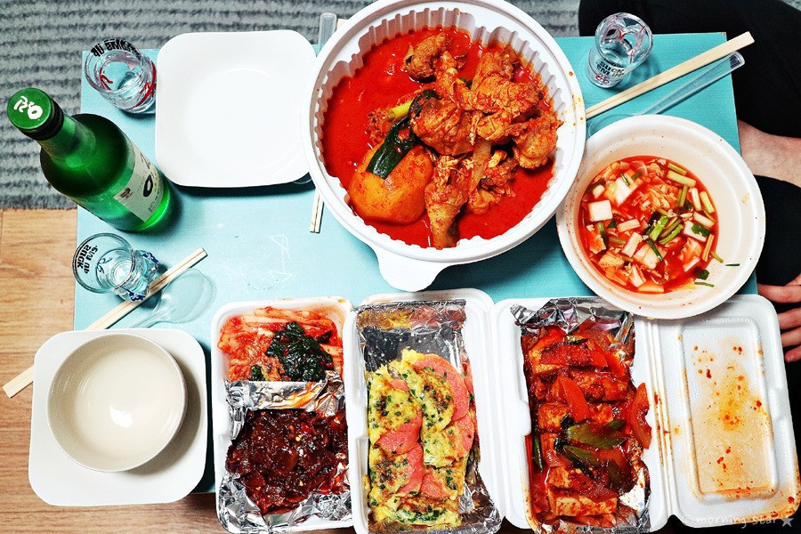 밤에 먹으면 꿀맛이라는 어느 야식집 닭볶음탕 | 인스티즈