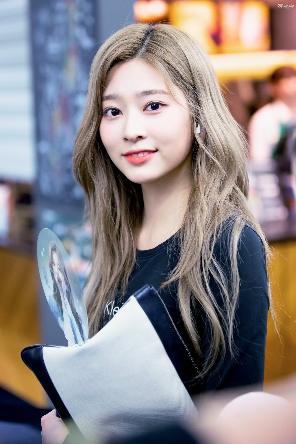좀이쁜거같은 아이즈원 민주.jpg | 인스티즈